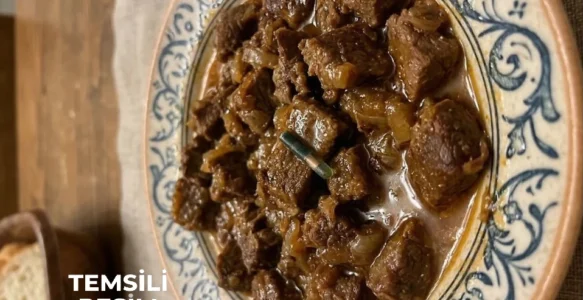 Mersin’de Aşevi Skandalı: Kavurmanın İçinden Yarış Atı Çipi Çıktı