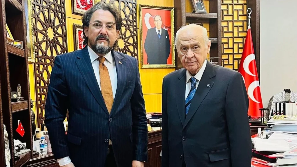 Alperen Erol yarıştan ayrıldı, Bozaner tek aday kaldı
